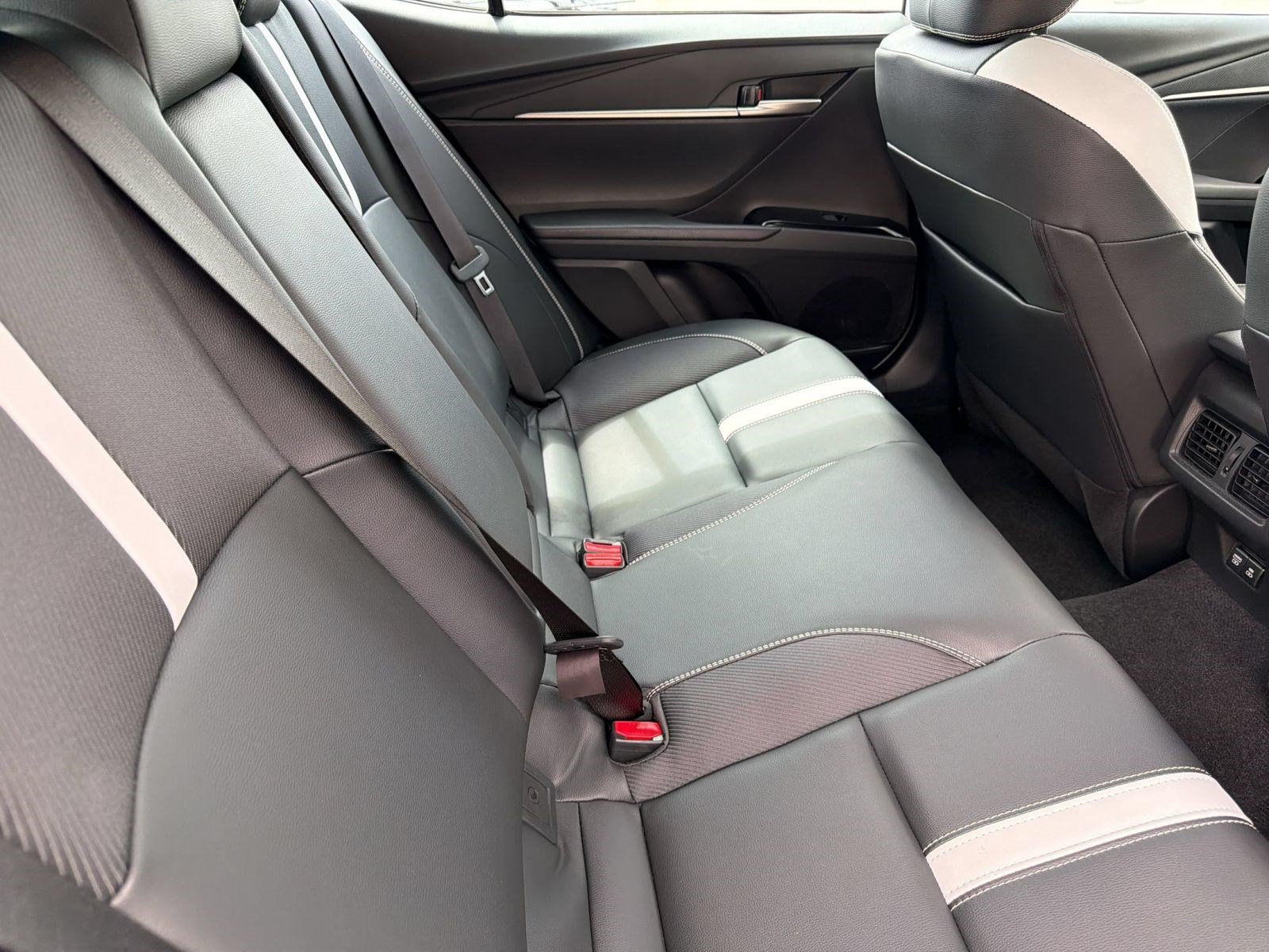 Used 2025 Toyota Camry SE w/ Multimedia Upgrade Package FWD image 30