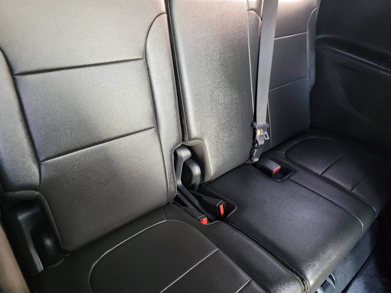 Used 2023 Chevrolet Traverse Premier w/ Redline Edition FWD image 15