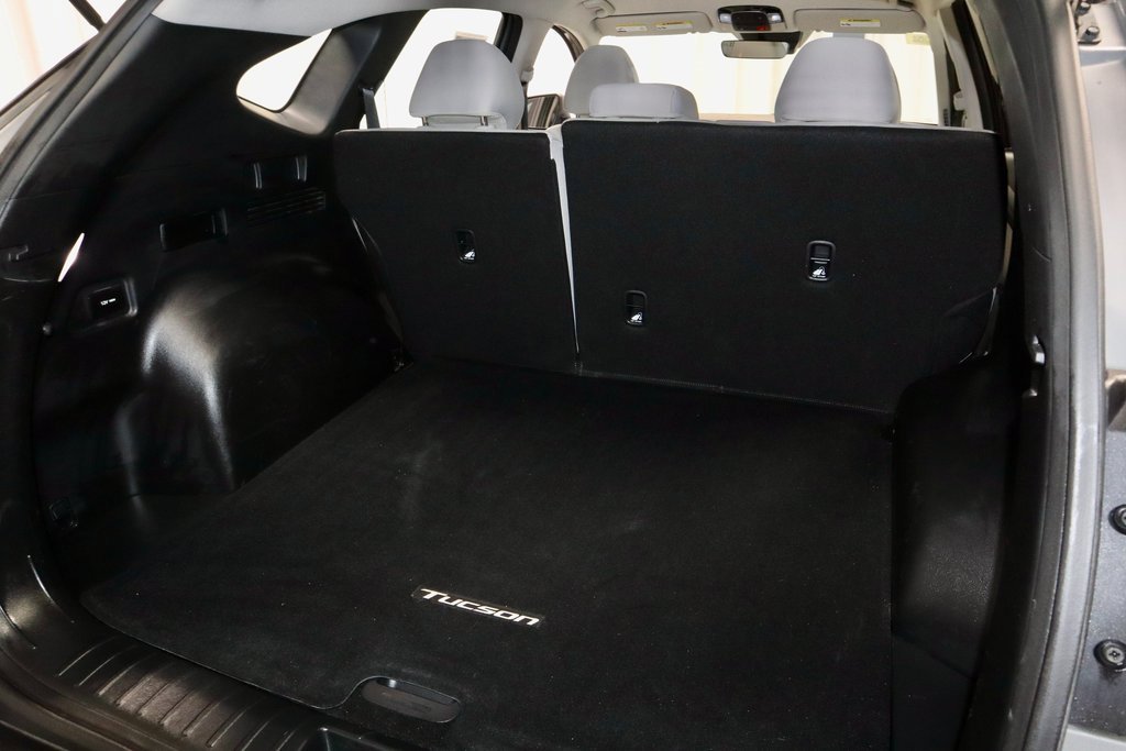 Used 2025 Hyundai Tucson SE image 12