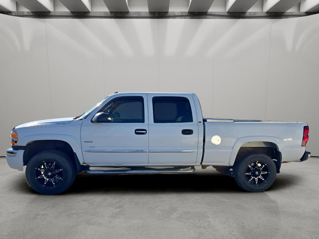Used 2004 GMC Sierra 2500 SLT w/ Heavy-Duty Power Package image 2