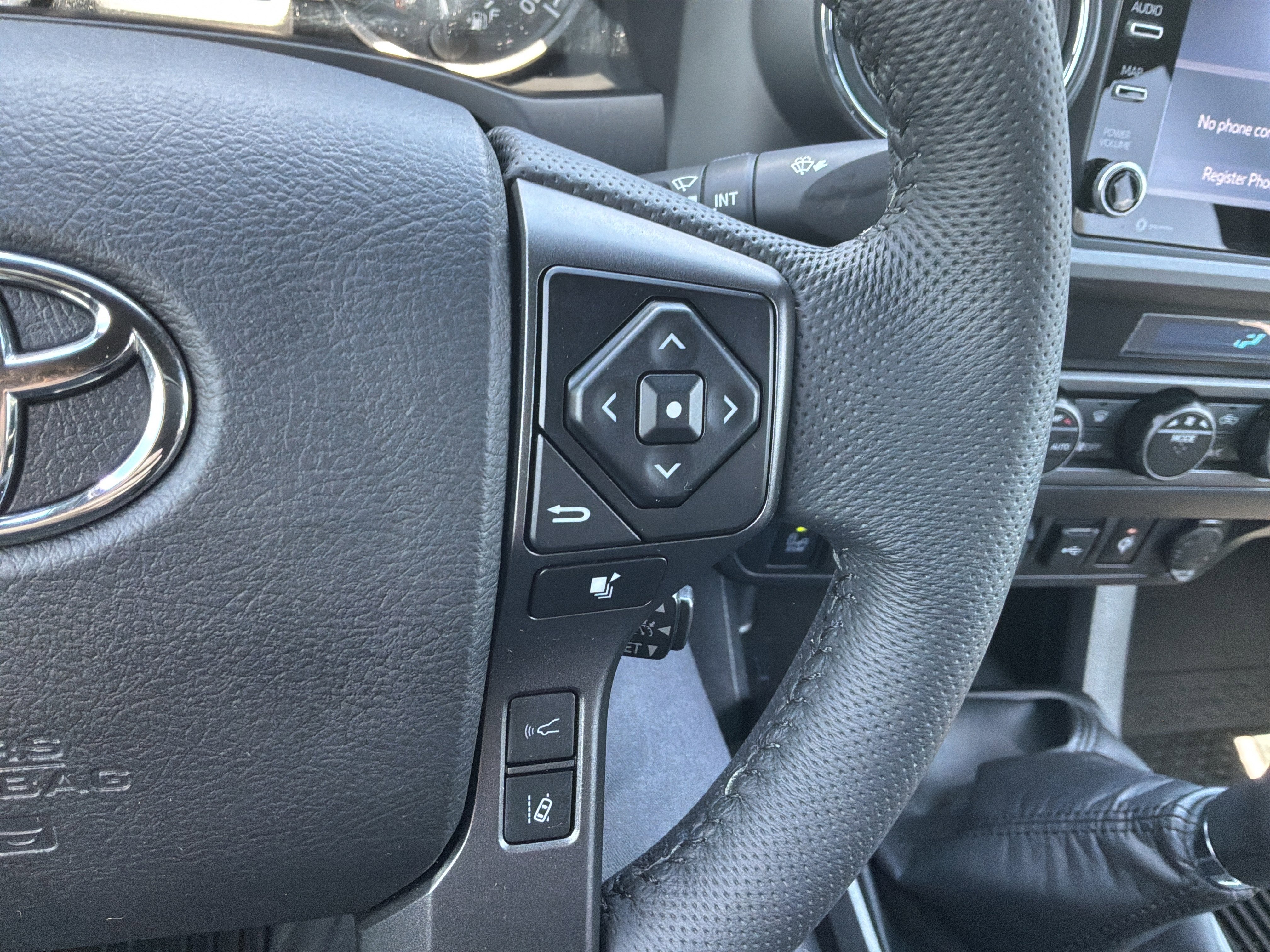 Used 2022 Toyota Tacoma TRD Sport w/ Technology Package AWD/4WD image 20