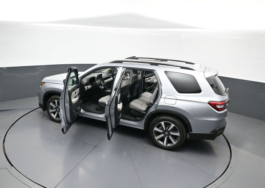 Used 2023 Honda Pilot Touring image 46