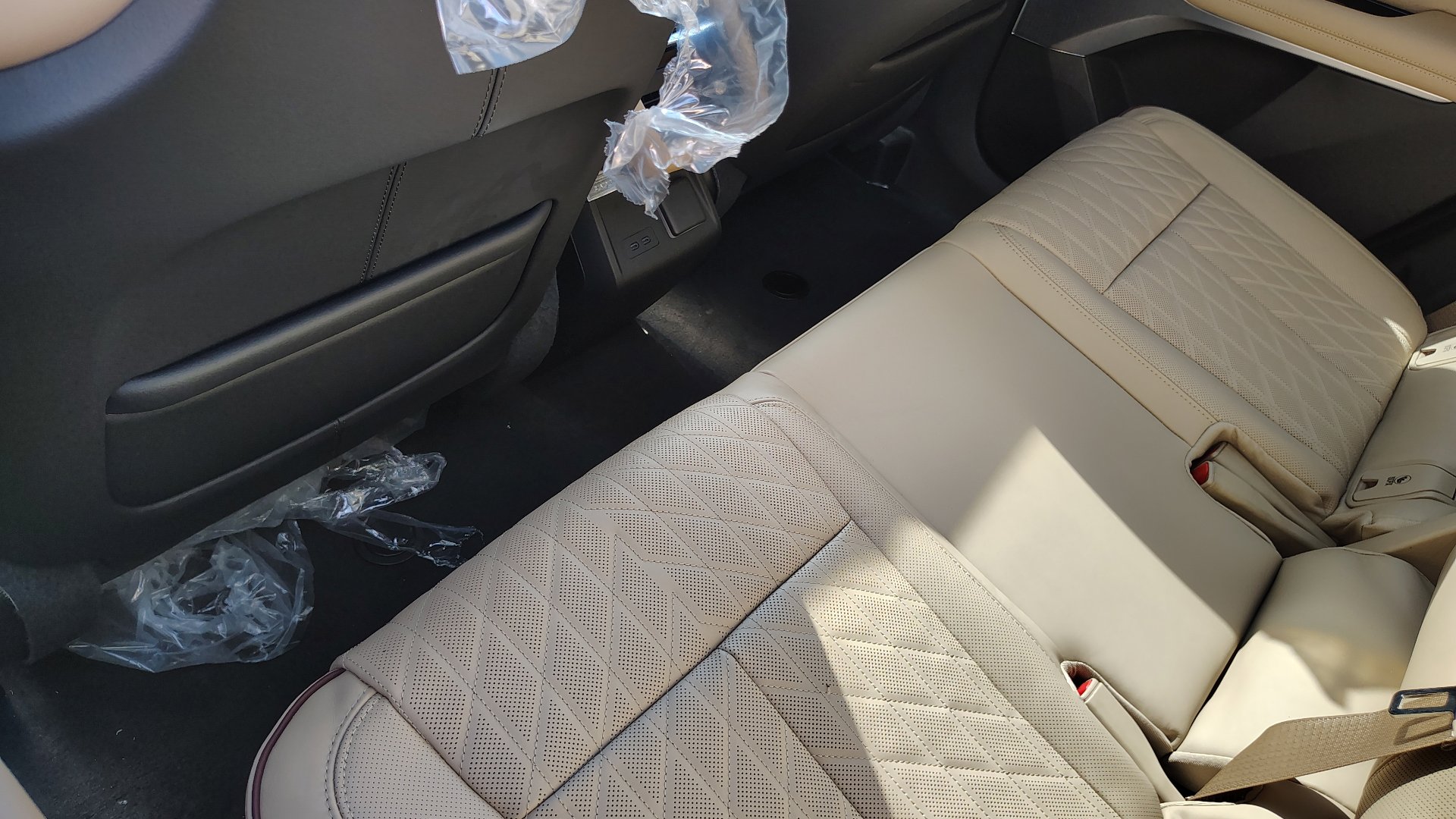 New 2026 Cadillac Lyriq Signature Luxury image 28