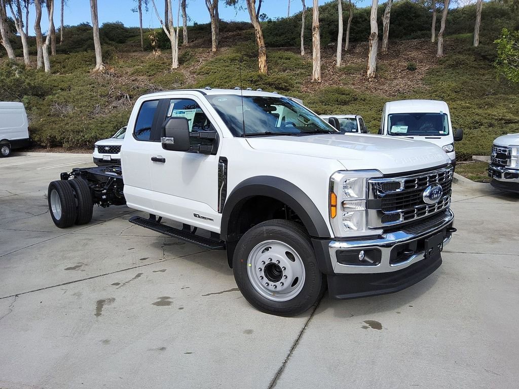New 2026 Ford F450 XL w/ XL Chrome Package image 4