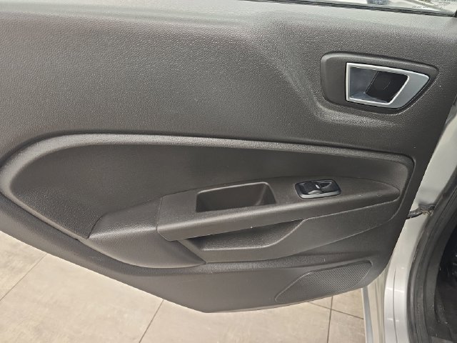 Used 2014 Ford Fiesta Titanium FWD image 17