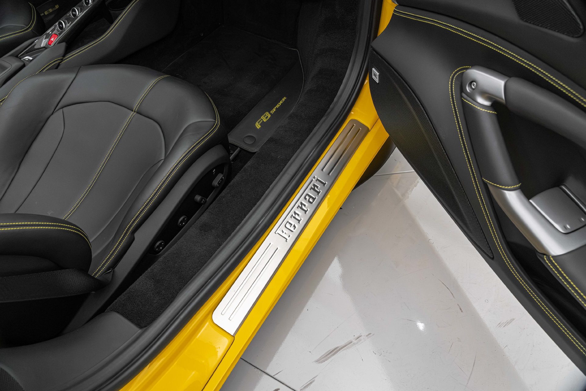 Certified 2021 Ferrari F8 Tributo RWD image 36