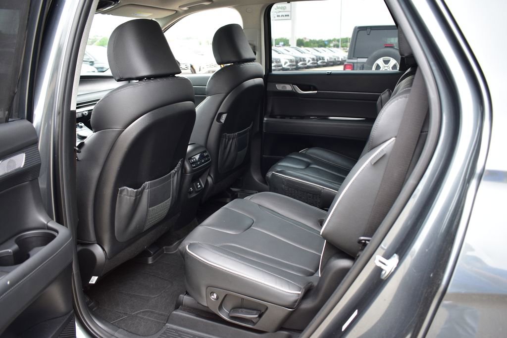 Used 2023 Hyundai Palisade Limited FWD image 20