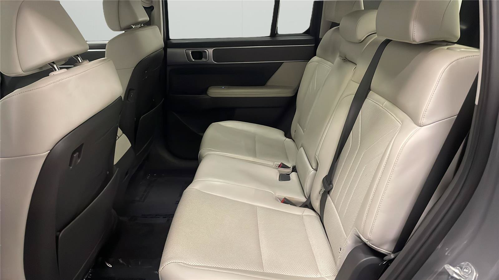 Used 2024 Hyundai Santa Fe SEL AWD/4WD image 11