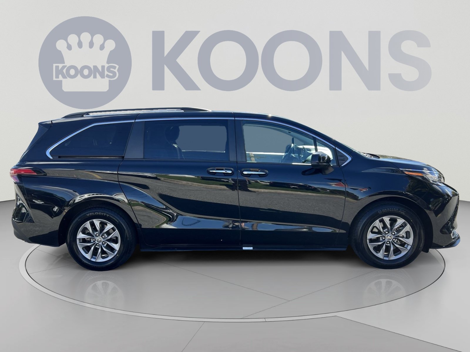 Used 2022 Toyota Sienna XLE FWD image 8