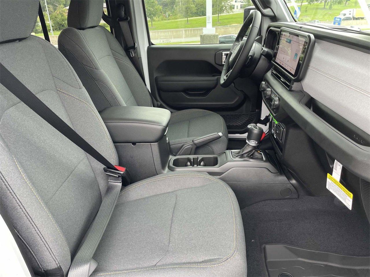 New 2025 Jeep Gladiator Sport image 32