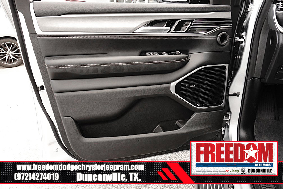 New 2026 Jeep Grand Wagoneer Limited AWD/4WD image 39