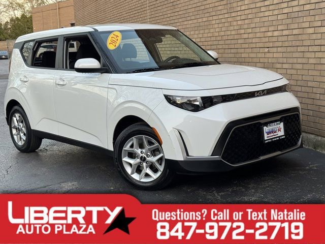 Used 2024 Kia Soul LX w/ Option Group 015 FWD image 1