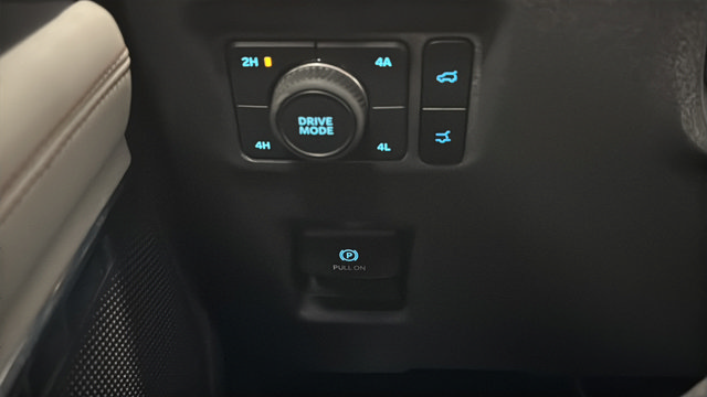 Used 2025 Ford Expedition Max Active AWD/4WD image 33