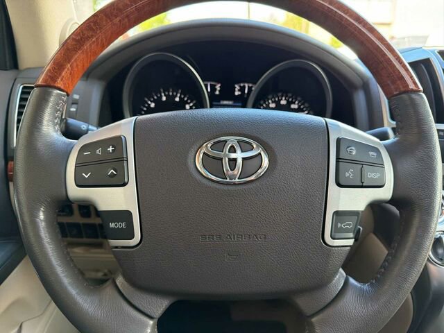 Used 2013 Toyota Land Cruiser AWD/4WD image 28