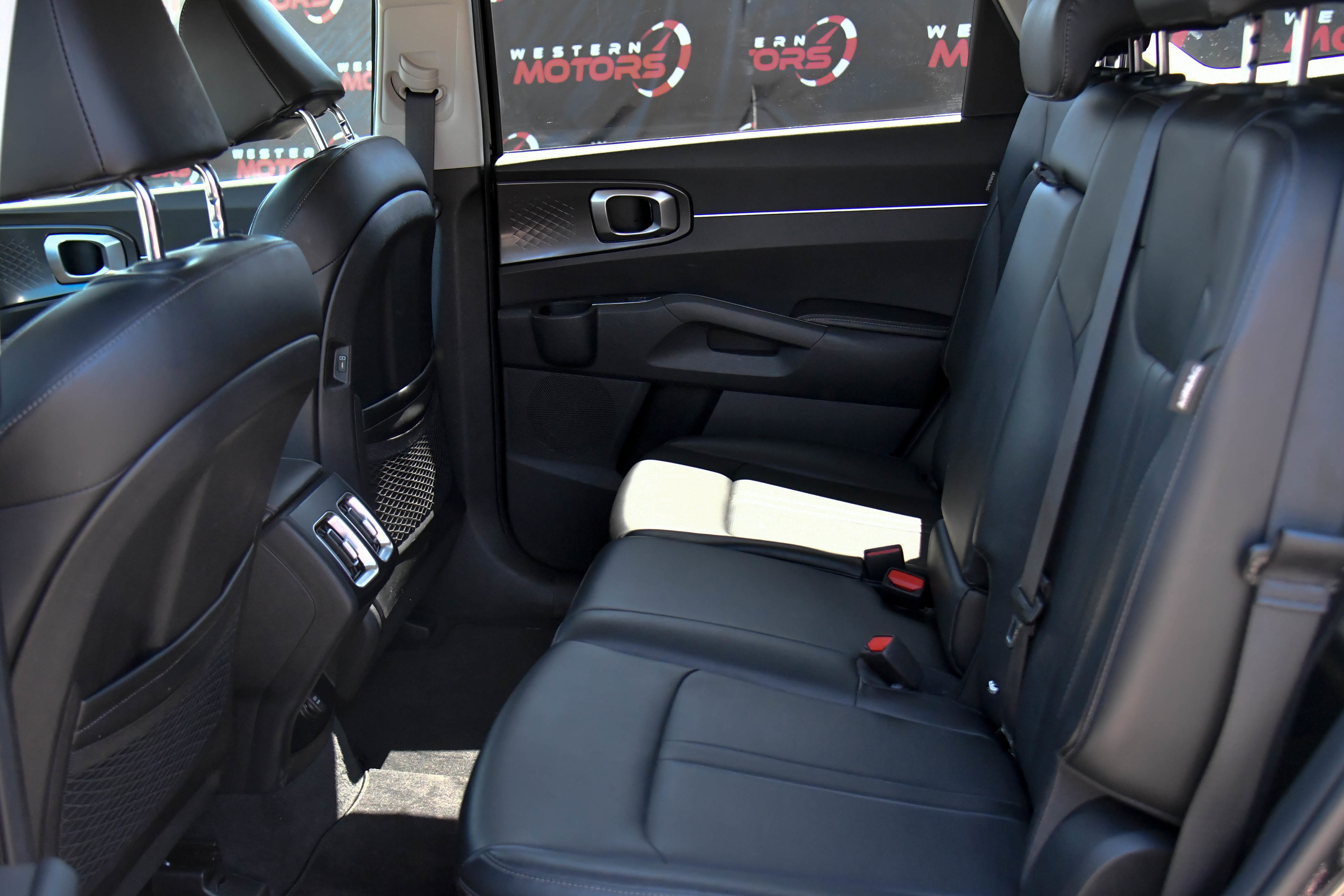 Used 2024 Kia Sorento S image 39