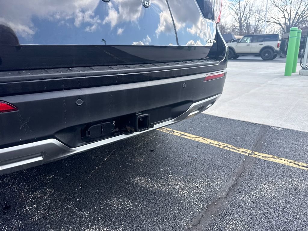 Used 2023 Ford Explorer XLT w/ Equipment Group 202A image 11