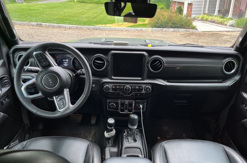 Used 2023 Jeep Wrangler Unlimited Sahara w/ Cold Weather Group AWD/4WD image 11