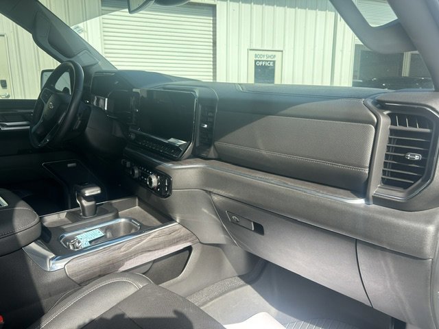 Used 2022 Chevrolet Silverado 1500 LTZ AWD/4WD image 12