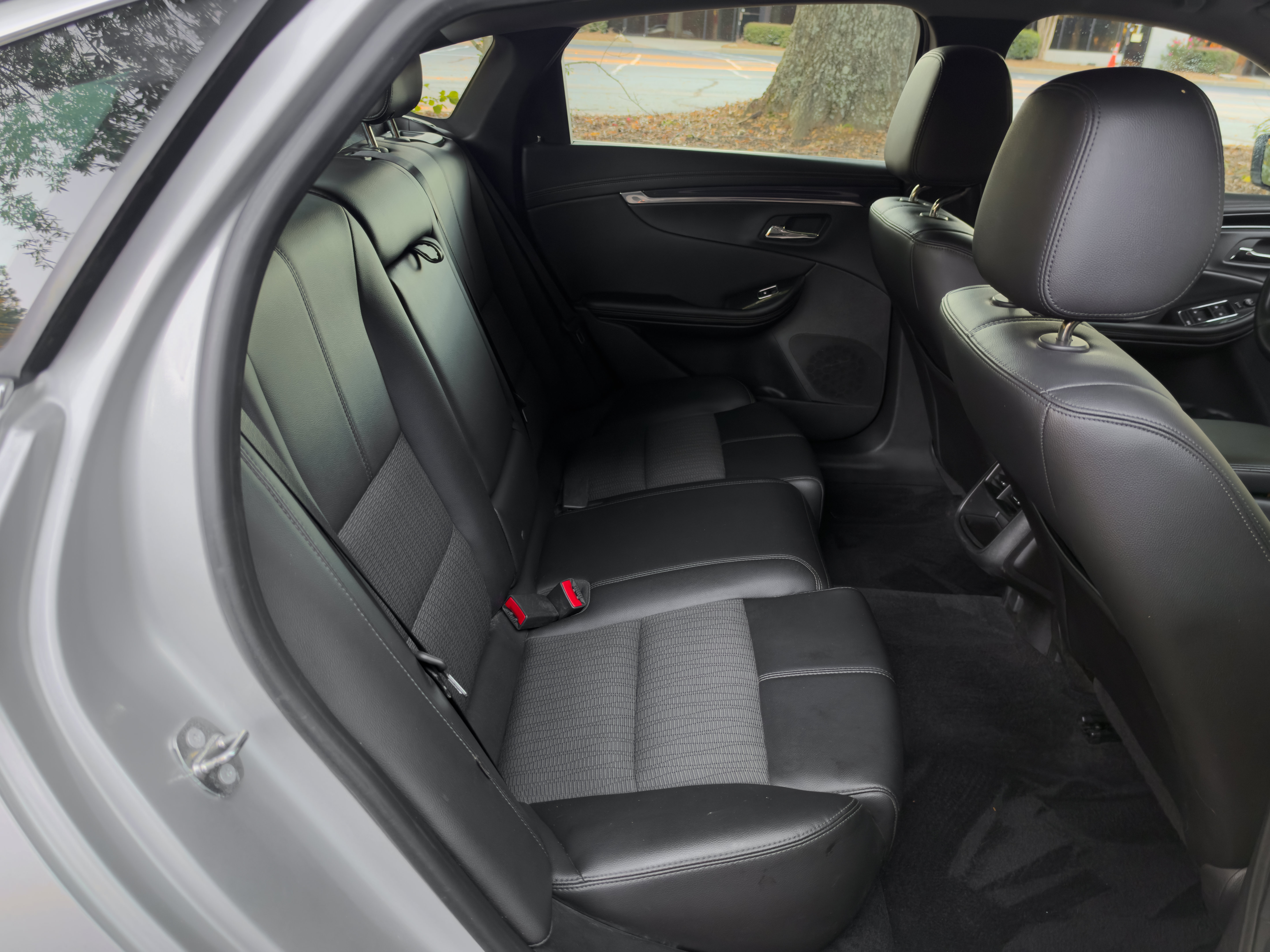 Used 2018 Chevrolet Impala LT FWD image 16