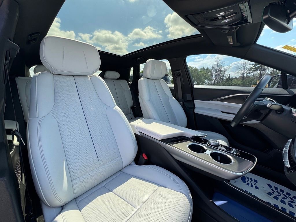 Certified 2024 Cadillac Lyriq Sport AWD/4WD image 30