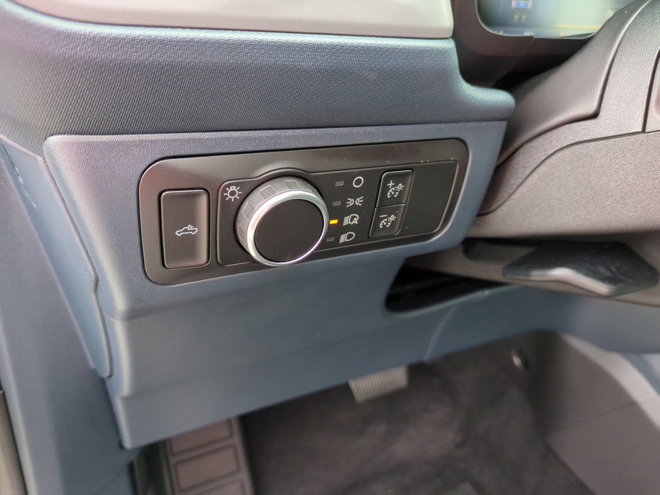 New 2026 Ford Maverick XL FWD image 18