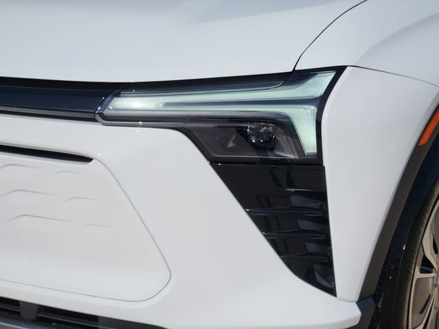 Used 2025 Chevrolet Blazer EV LT FWD image 17