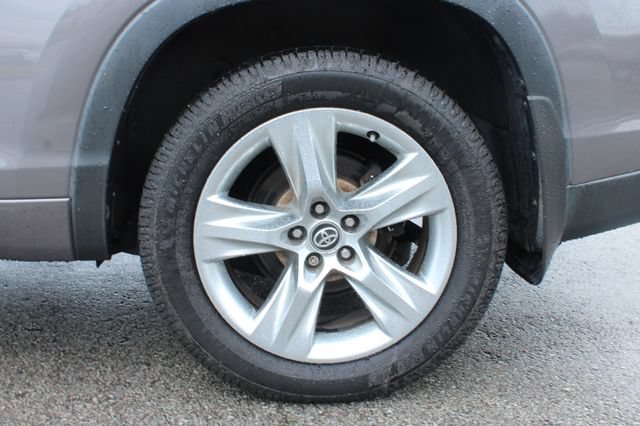 Used 2017 Toyota Highlander Limited AWD/4WD image 36