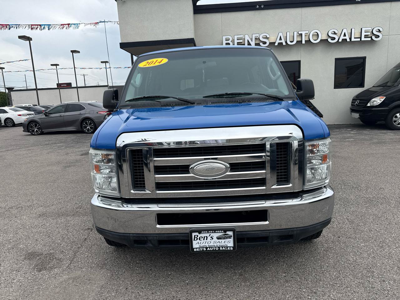 Used 2014 Ford E-350 and Econoline 350 XLT RWD image 3