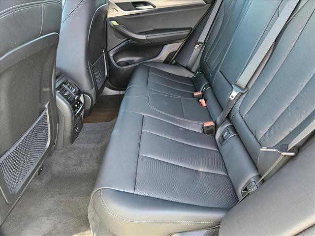 Used 2025 BMW X4 xDrive30i w/ Premium Package image 19