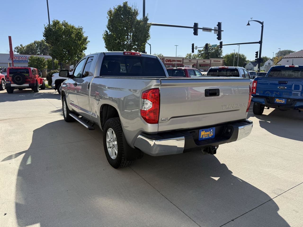 Used 2017 Toyota Tundra SR5 AWD/4WD image 4