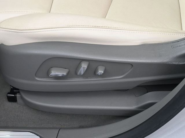 Used 2018 Cadillac XT5 Luxury w/ Driver Awareness Package image 12