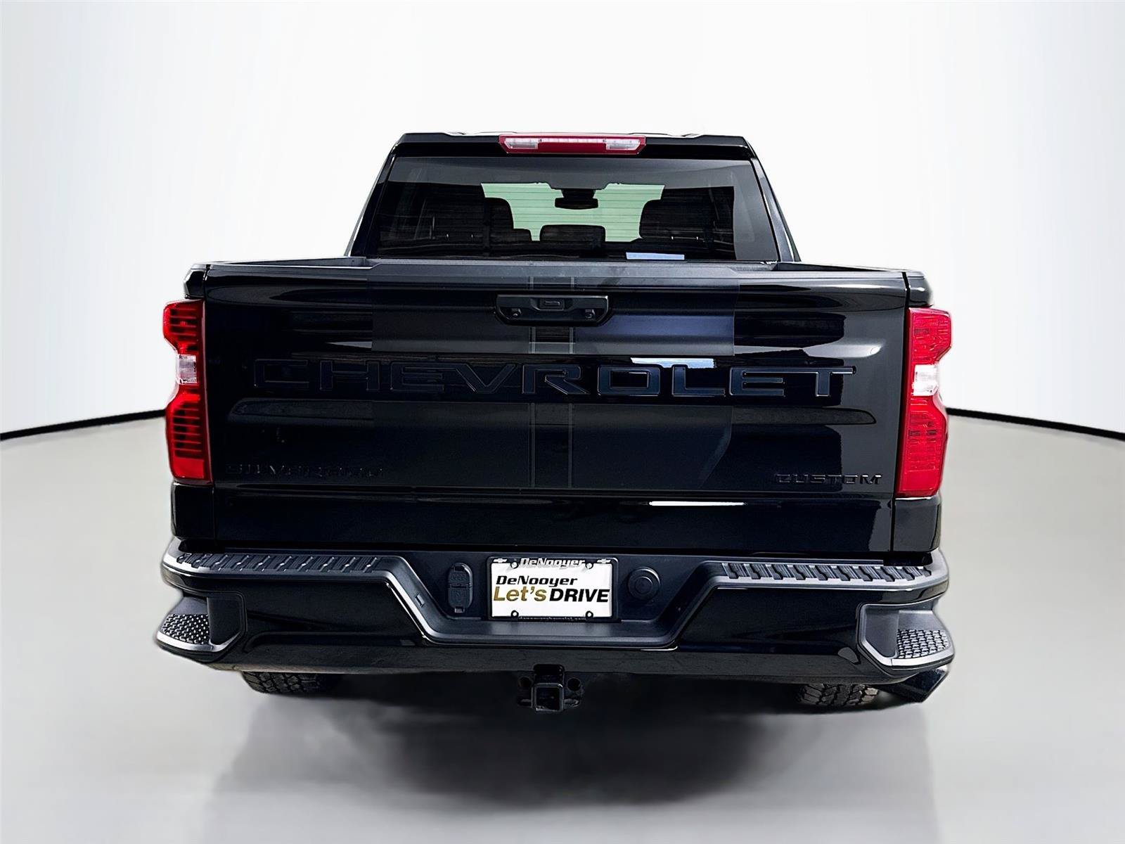 Used 2023 Chevrolet Silverado 1500 Custom w/ Rally Edition AWD/4WD image 8