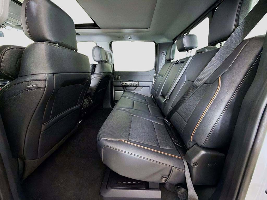 New 2026 Ford F250 Lariat w/ Lariat Ultimate Package image 28