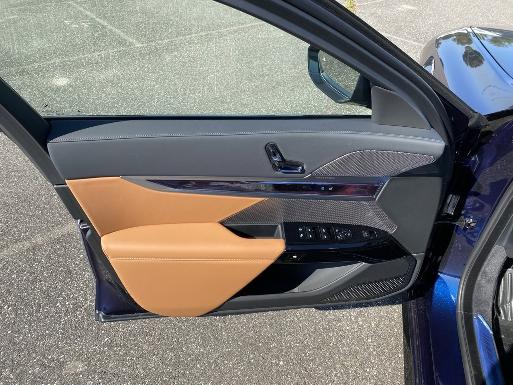 New 2026 BMW 740i xDrive w/ Premium Package image 14