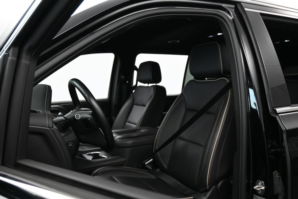 Used 2024 GMC Yukon XL SLT w/ SLT Luxury Package RWD image 10