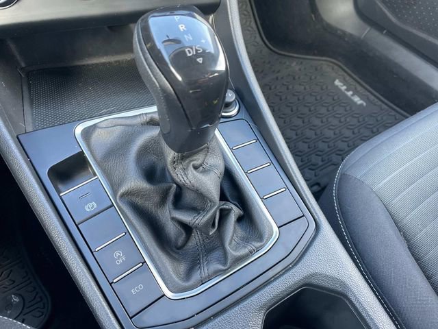 Used 2022 Volkswagen Jetta S image 22