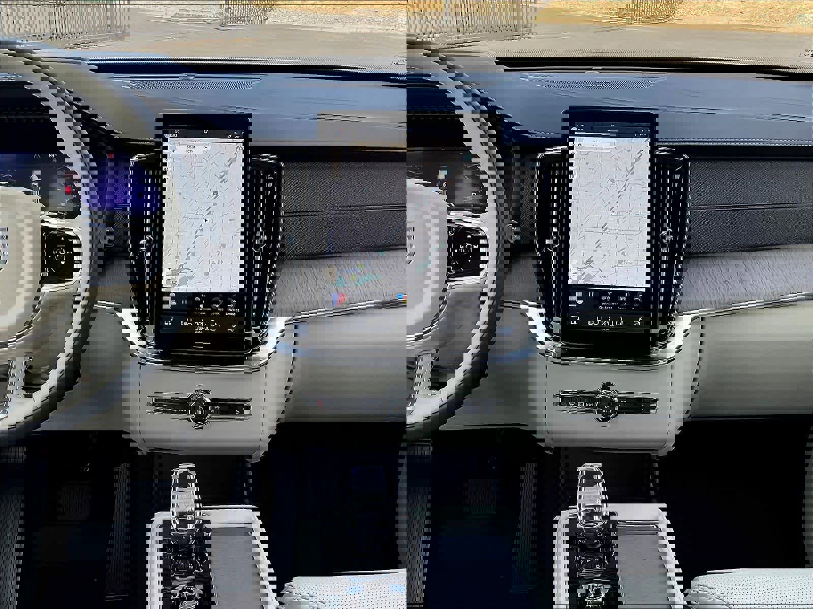 New 2026 Volvo XC90 T8 Ultra w/ Protection Package Premier image 9