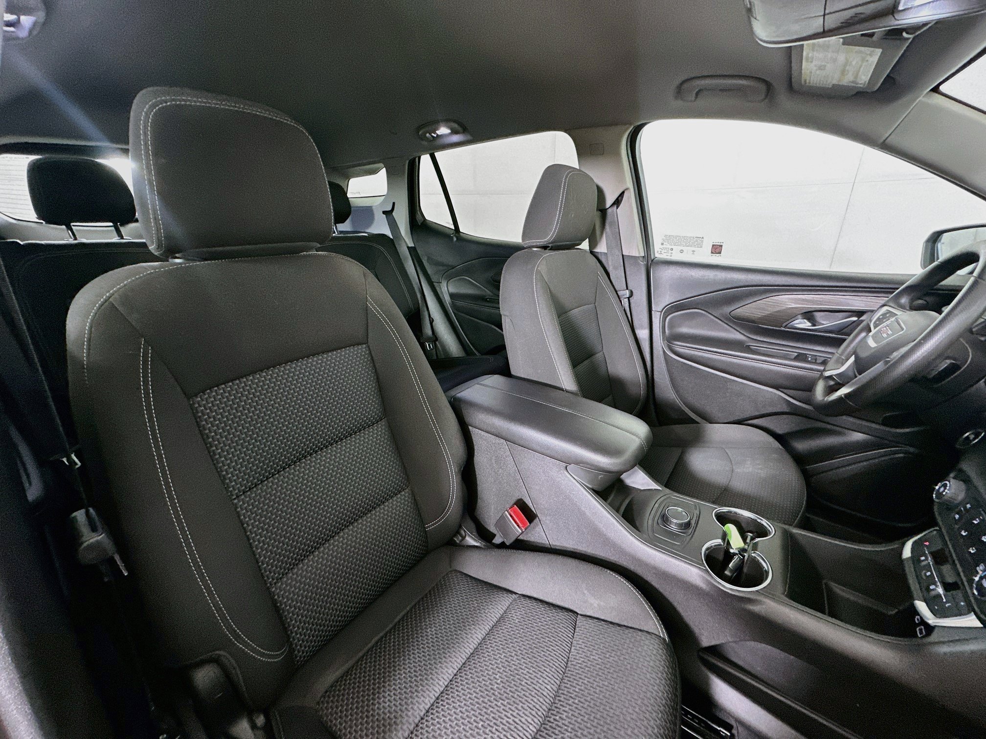 Used 2022 GMC Terrain SLE FWD image 30