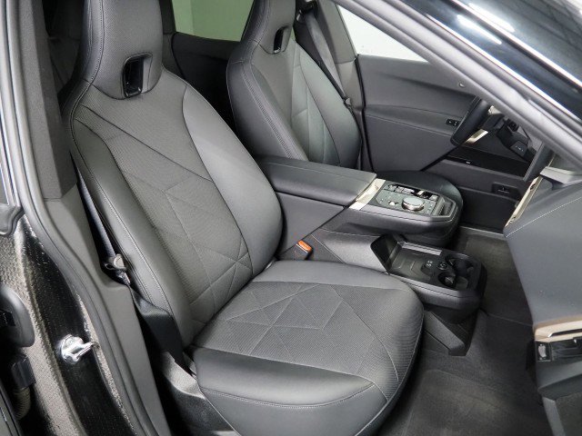 Used 2024 BMW iX xDrive50 w/ Premium Package image 2