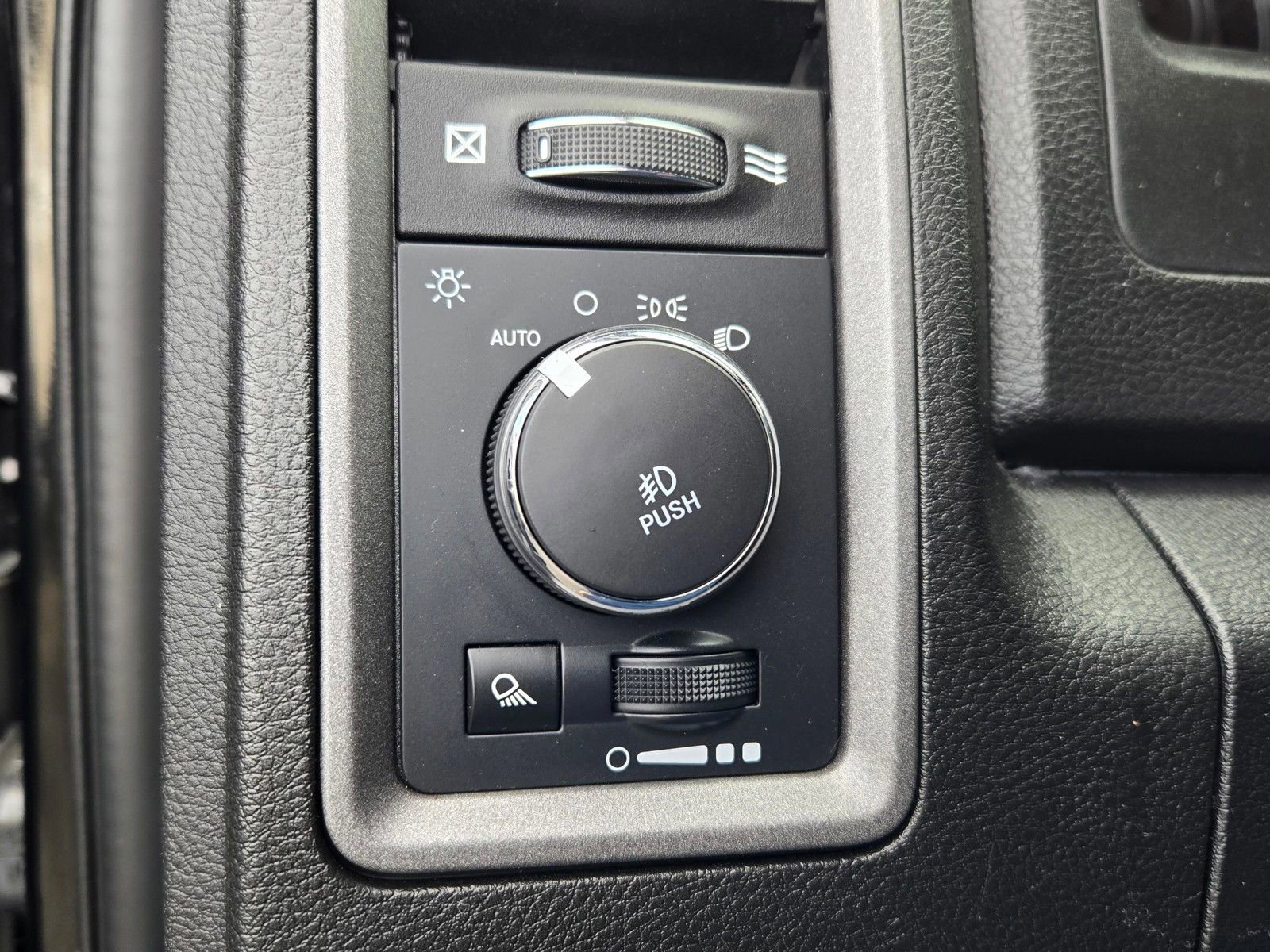 Used 2022 RAM 1500 Tradesman w/ Tradesman SXT Package image 27