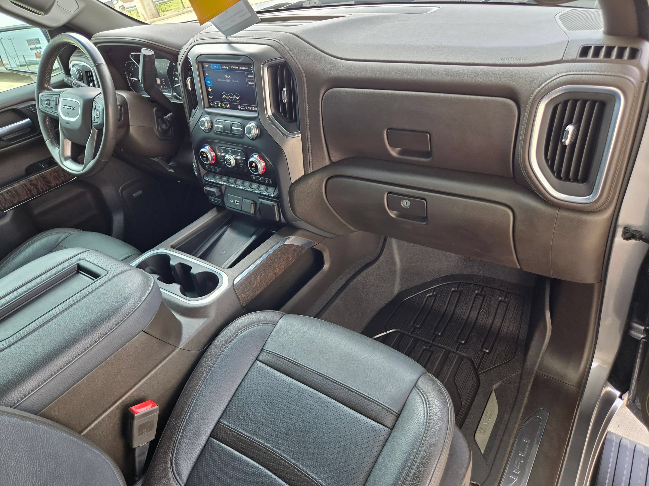 Used 2022 GMC Sierra 1500 Denali w/ Denali Premium Package AWD/4WD image 25