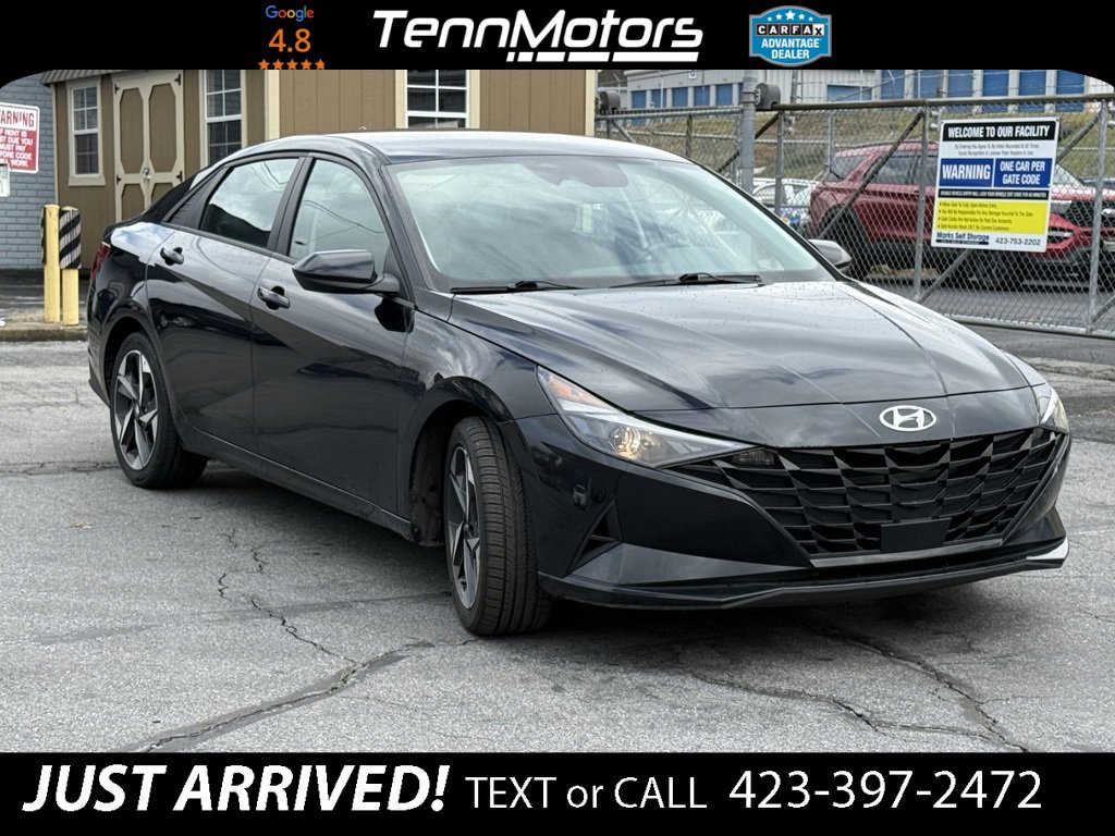 Used 2023 Hyundai Elantra SEL w/ Convenience Package image 3