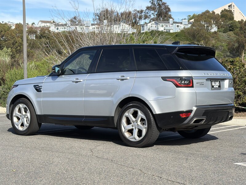 Used 2018 Land Rover Range Rover Sport HSE AWD/4WD image 4
