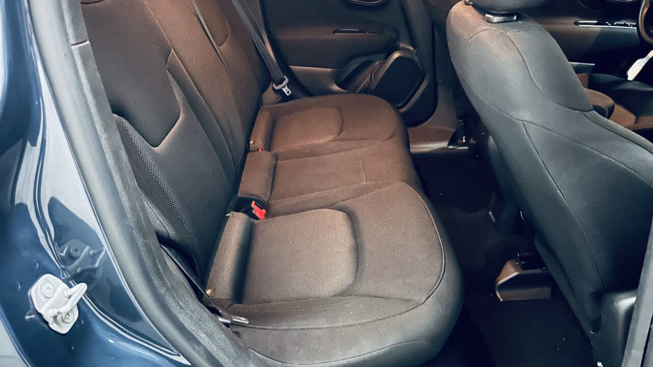 Used 2020 Jeep Renegade Sport w/ UConnect 7.0 Group FWD image 21