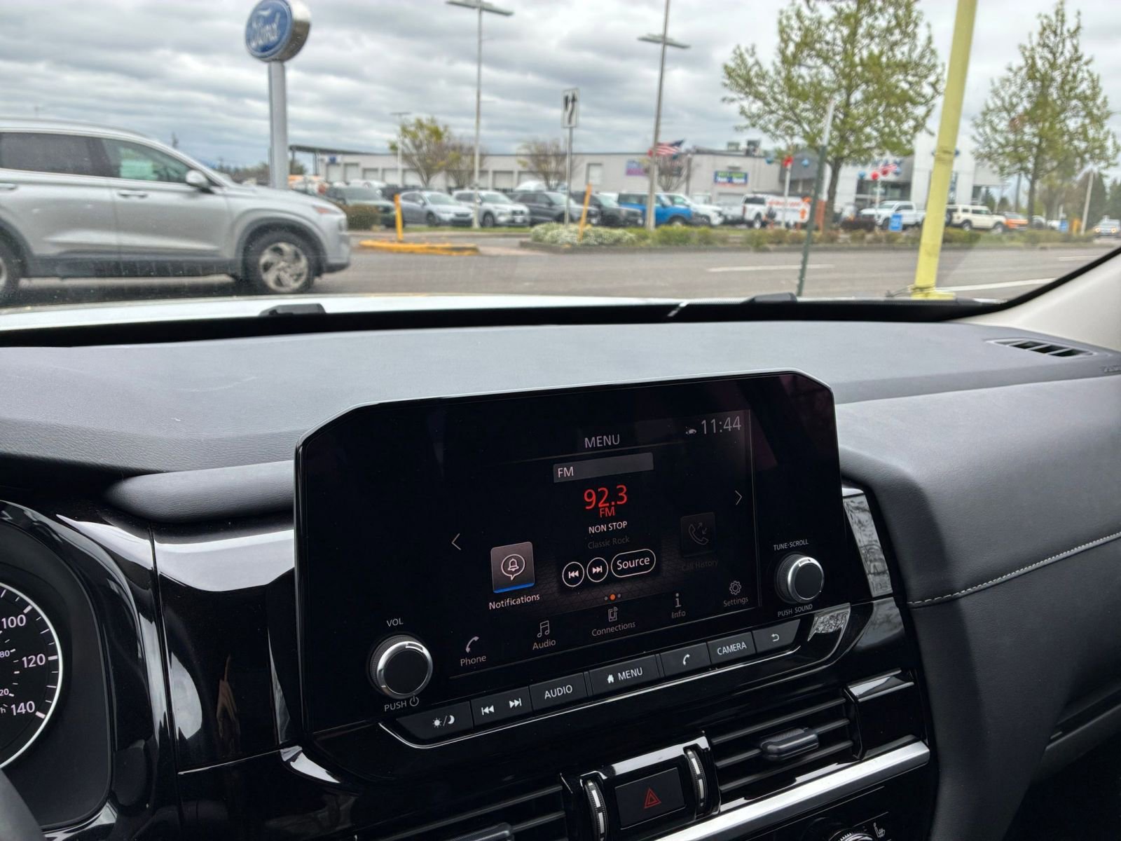 Used 2025 Nissan Pathfinder SV AWD/4WD image 17