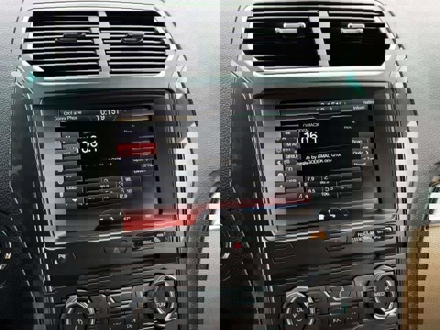 Used 2016 Ford Explorer XLT w/ Equipment Group 202A image 24