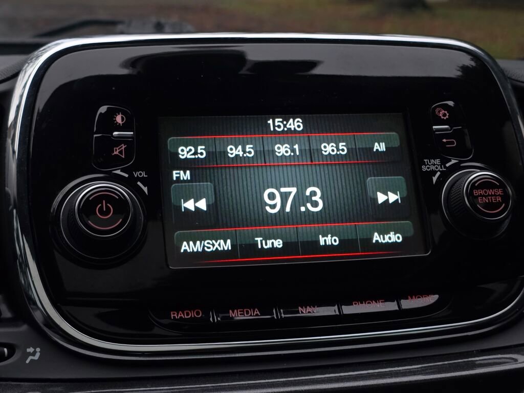 Used 2018 FIAT 500 Lounge image 33