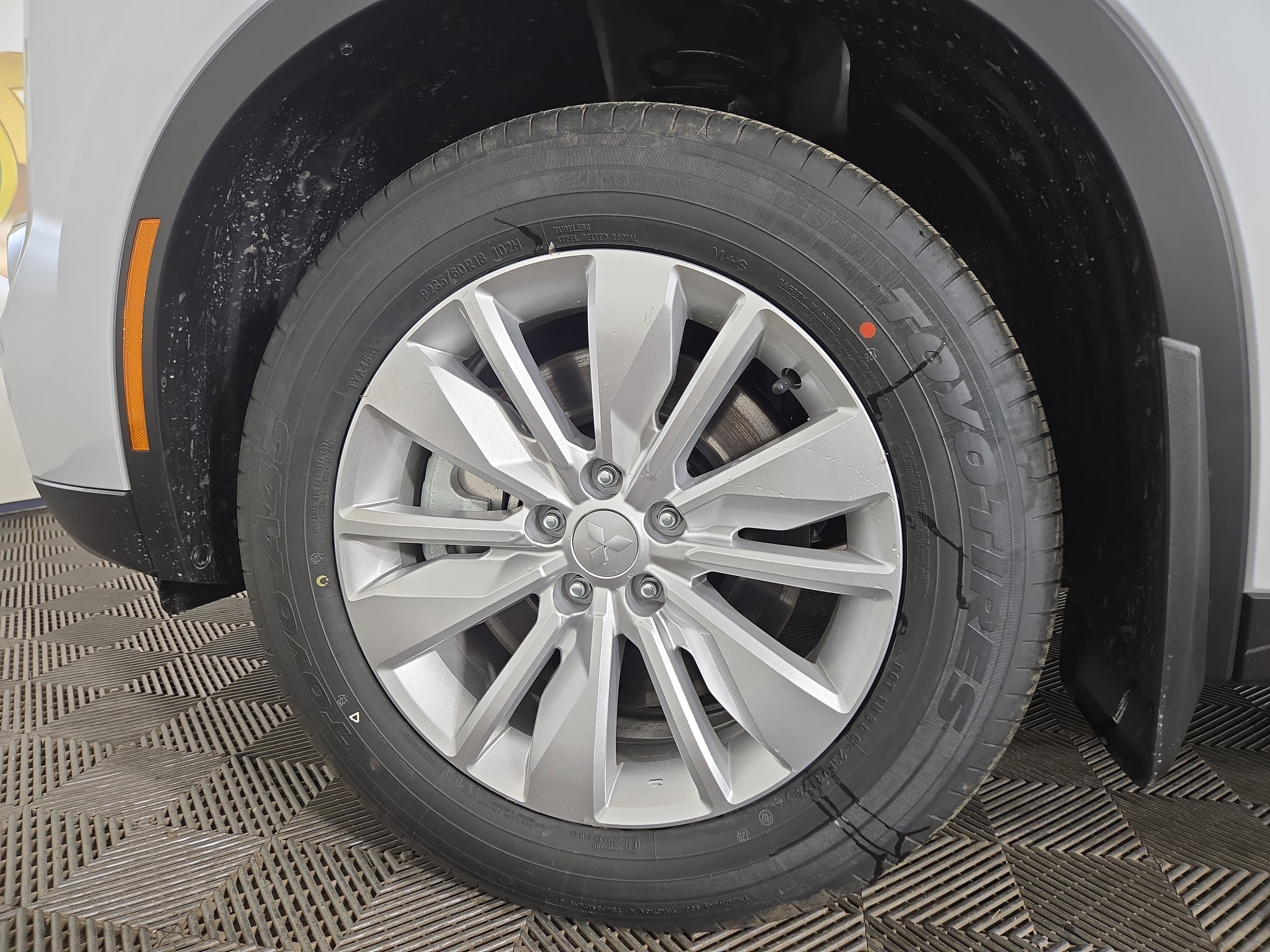 New 2025 Mitsubishi Outlander ES image 31