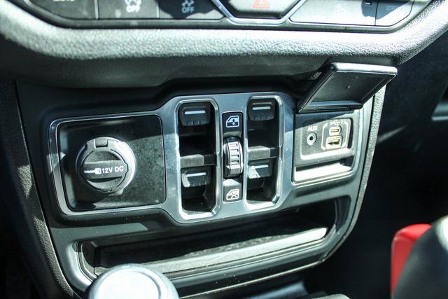 Used 2025 Jeep Wrangler Sport image 18