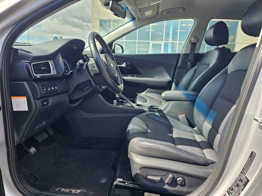 Used 2019 Kia Niro S Touring image 10